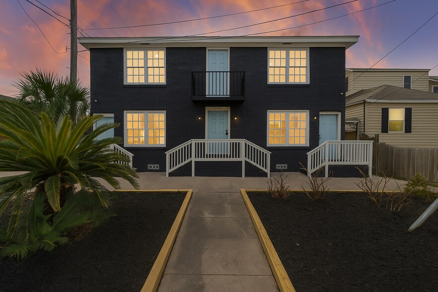 Primary Photo Of 1811 21st St, Galveston Apartments For Sale