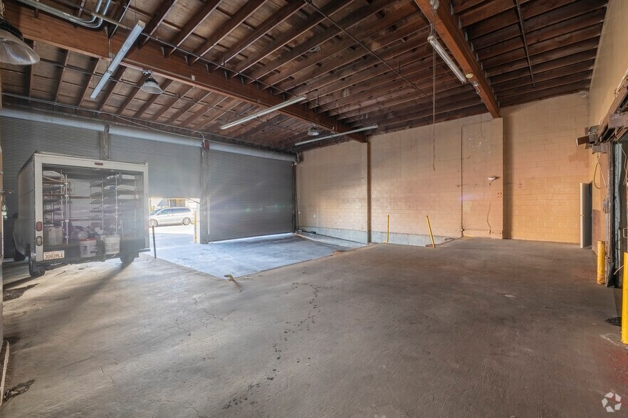 More Photos Of 962-972 87th Ave, Oakland Manufacturing For Sale