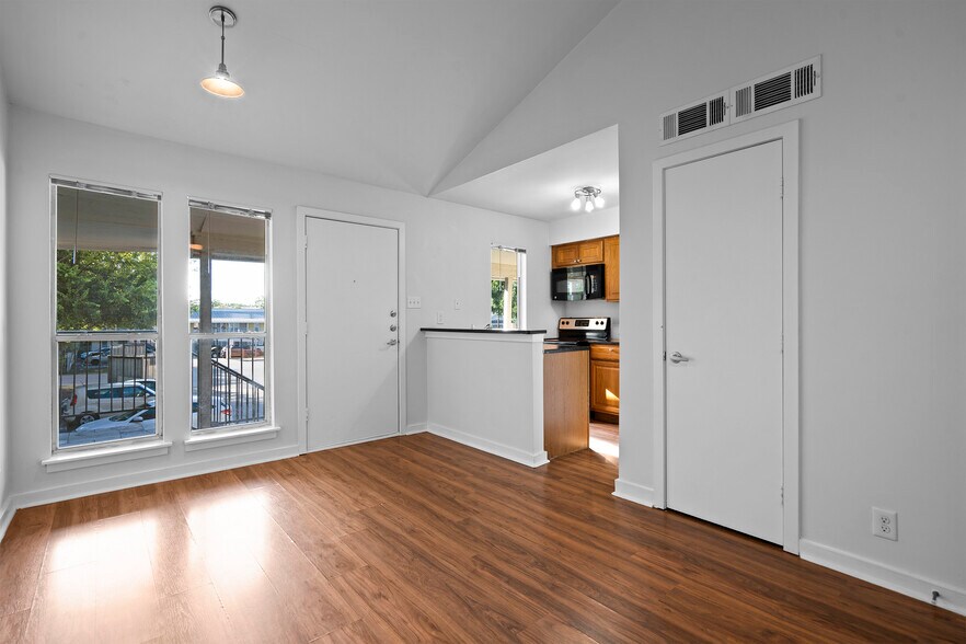 More Photos Of 2526 Durwood St, Austin Apartments For Sale