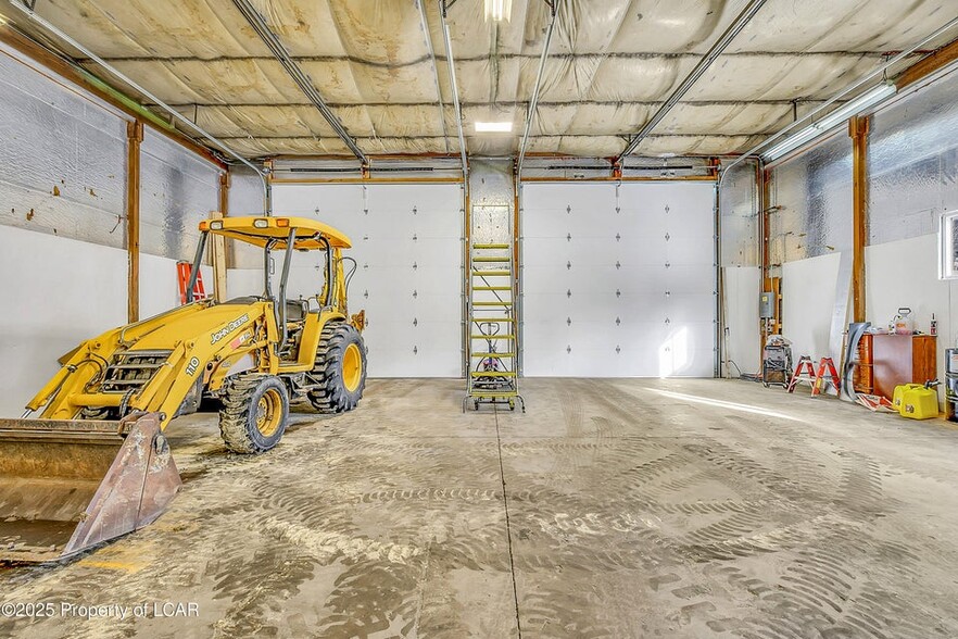 More Photos Of 7147 Blue Ridge Trl, Mountain Top Industrial For Lease