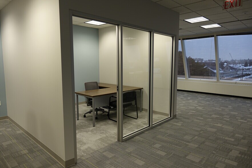 More Photos Of 700 Terrace Point Rd, Muskegon Medical For Lease