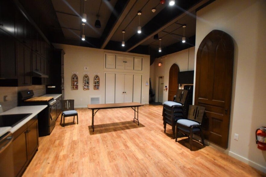 More Photos Of 611 E William St, Ann Arbor Sorority Fraternity House For Sale