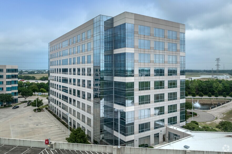 More Photos Of 5775 N Sam Houston Pky W, Houston Office For Lease