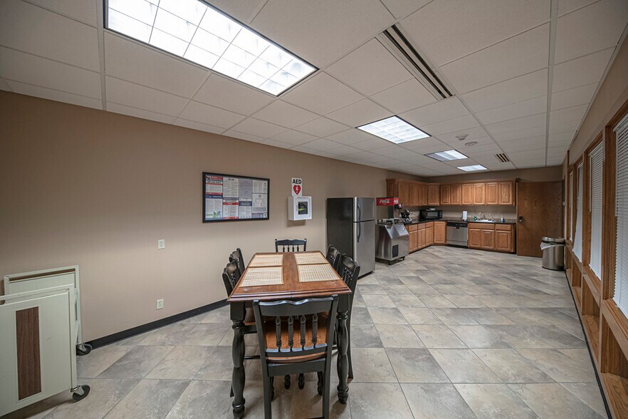 More Photos Of 125 W Missouri Ave, Midland Office For Lease