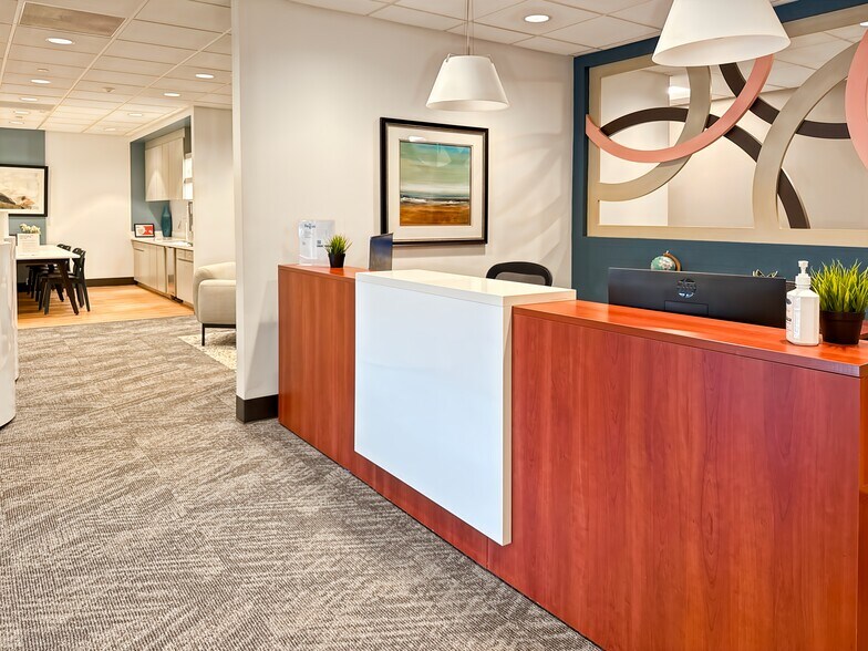 More Photos Of 2255 Glades Rd, Boca Raton Coworking Space