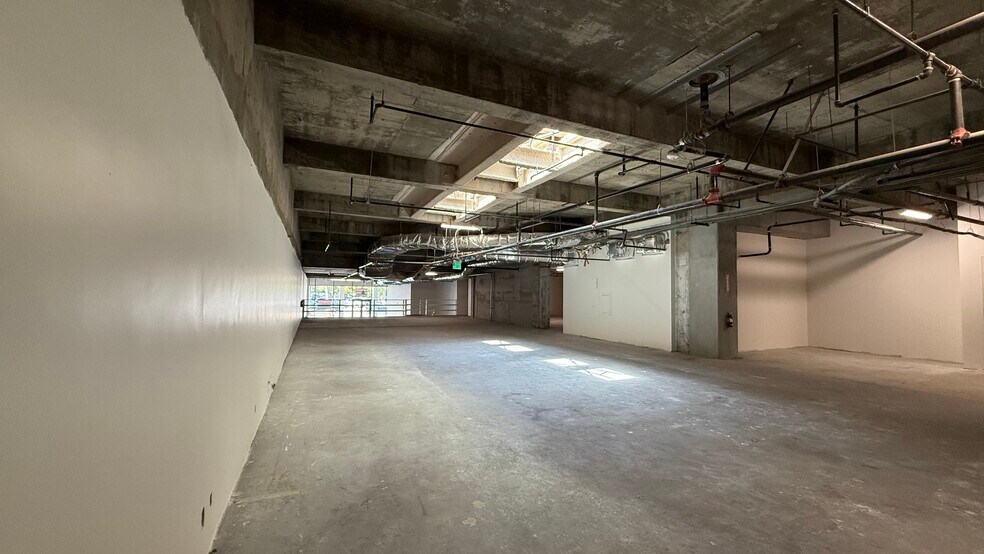 More Photos Of 9300 Wilshire Blvd, Beverly Hills Office For Sale