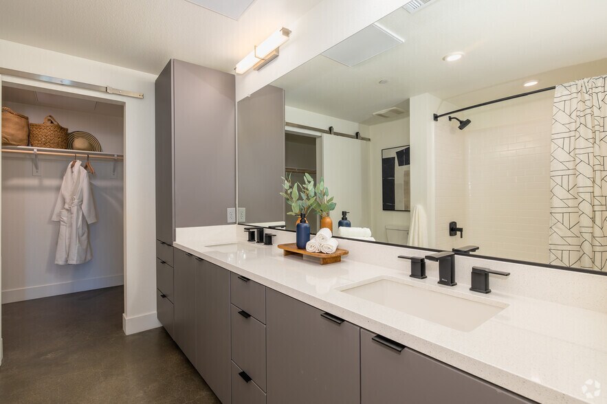 More Photos Of 251 6th St, Sacramento Apartments For Lease
