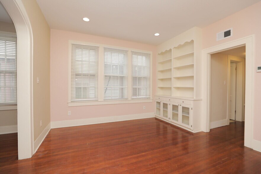 More Photos Of 717 Broadway St, Galveston Apartments For Sale