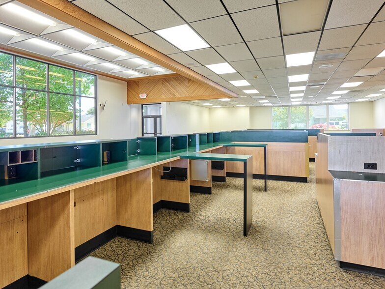 More Photos Of 200 Center Ave, Molalla Bank For Sale