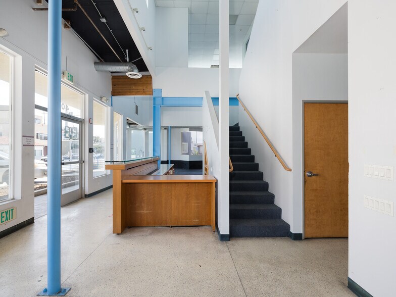 More Photos Of 4005 Highland Ave, Manhattan Beach Storefront Retail Office For Sale