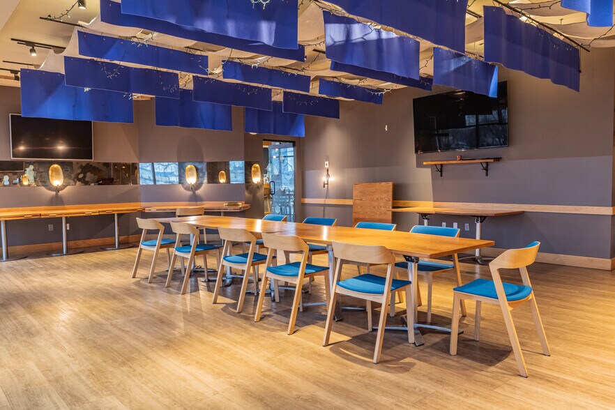 More Photos Of 321 Commercial St, Portland Hotel For Sale