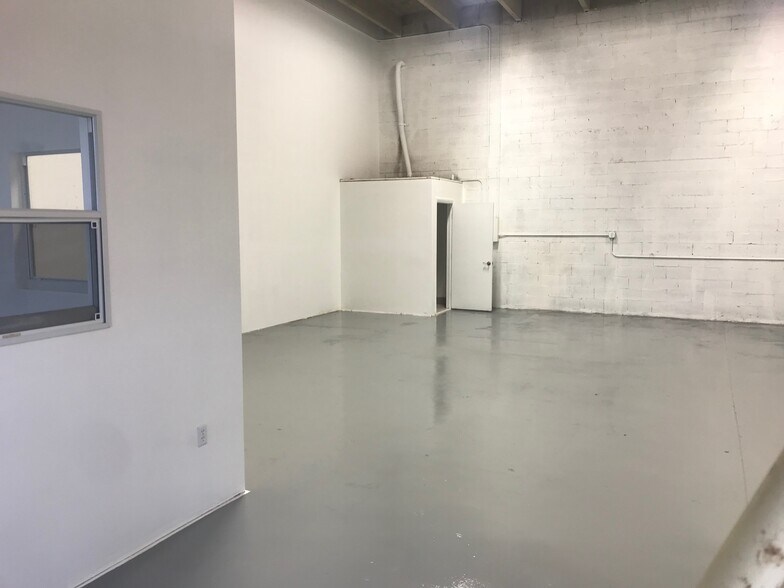 More Photos Of 1900 NW 33rd St, Pompano Beach Warehouse For Lease