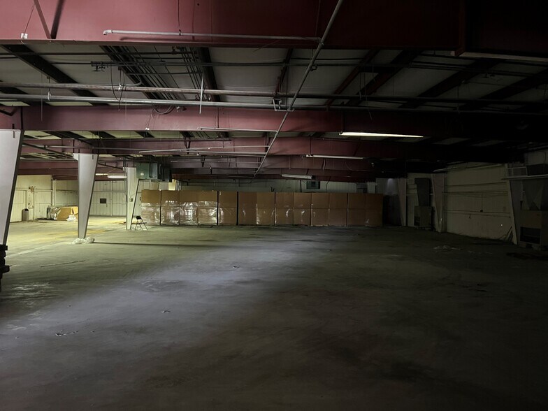 More Photos Of 3075 Carter St, Meigs Warehouse For Lease