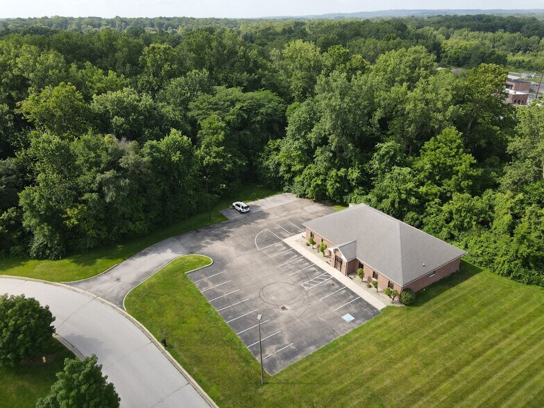More Photos Of 30 Spring Mill Ct, Mooresville Office For Lease