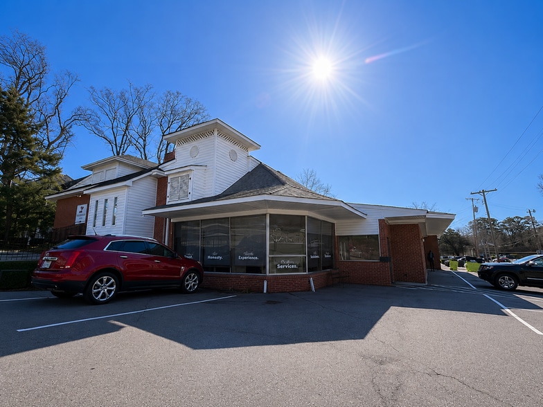Primary Photo Of 409 Carthage St, Sanford Medical For Sale