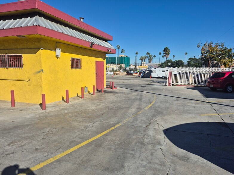 More Photos Of 8300 S Western Ave, Los Angeles General Retail For Sale