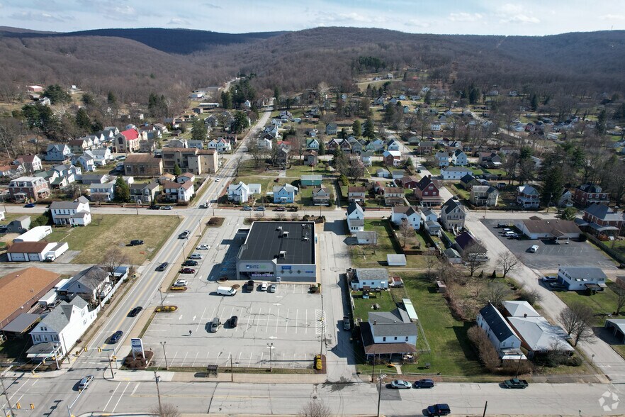 More Photos Of 222 Y St, Derry Drugstore For Sale