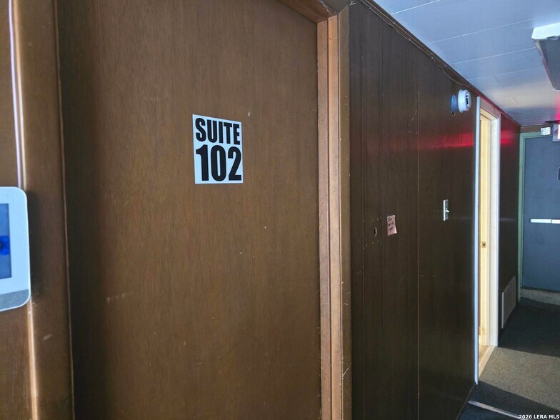 More Photos Of 3815 W Commerce St, San Antonio Coworking Space