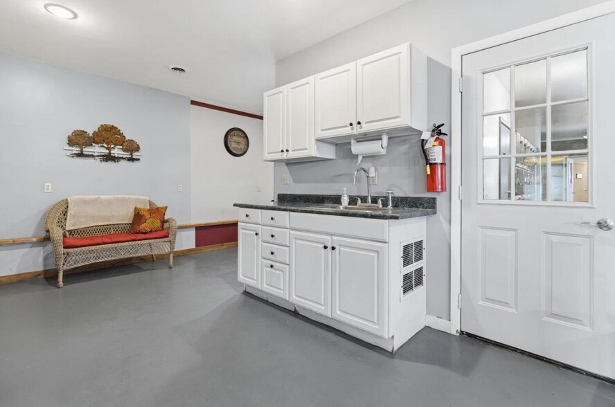 More Photos Of 5962 New York 812, Ogdensburg Medical For Sale