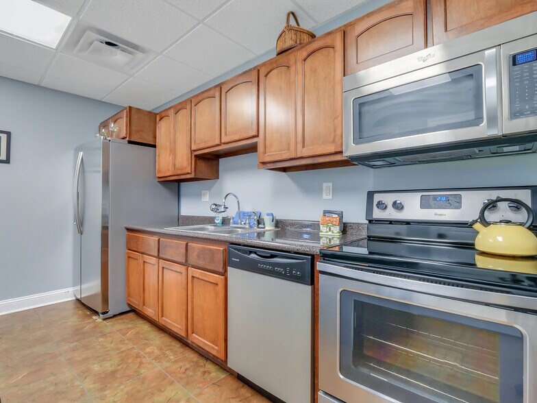 More Photos Of 1453 W Oglethorpe Hwy, Hinesville Office Residential For Lease