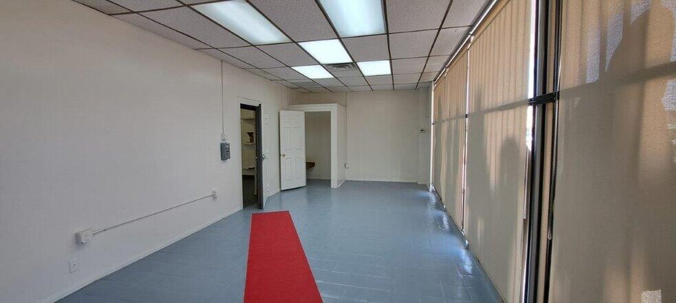 More Photos Of 953 E Sahara Ave, Las Vegas Storefront For Lease
