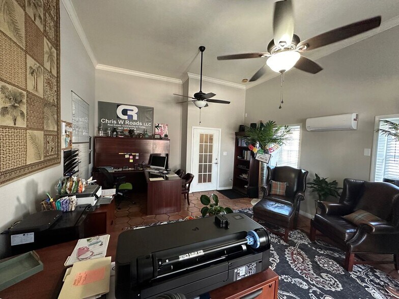 More Photos Of 3945 Sawyer Rd, Sarasota Self Storage For Sale