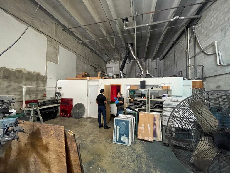 More Photos Of 5512 NW 161st St, Miami Lakes Warehouse For Lease