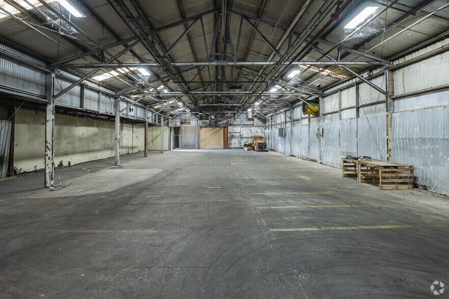 More Photos Of 1801 Rutherford Rd, Greenville Light Manufacturing For Lease