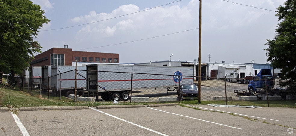 More Photos Of 98 Glendale-Milford Rd, Cincinnati Warehouse For Sale