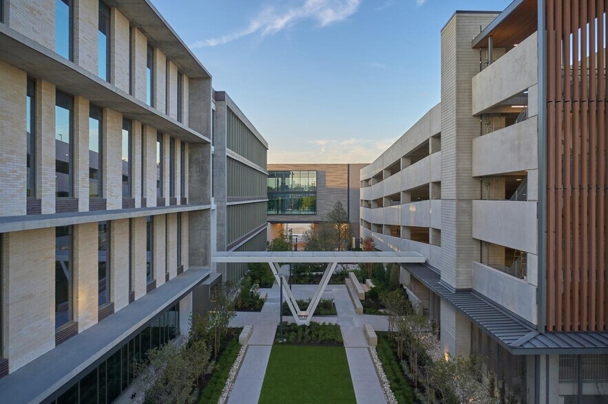 More Photos Of 4301 Bull Creek Rd, Austin Office For Lease