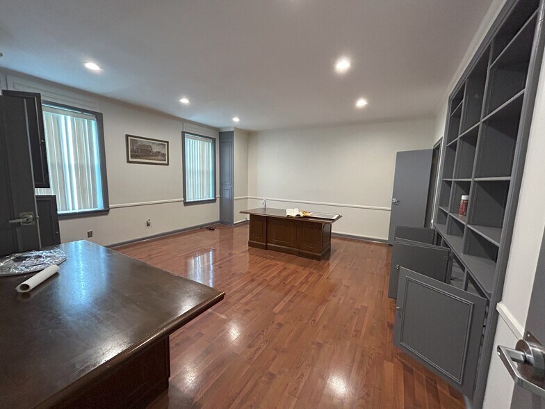 More Photos Of 191 Devereaux Dr, Natchez Distribution For Sale