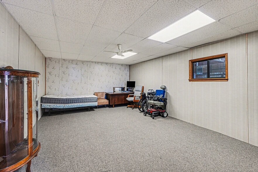 More Photos Of 827 Bowen St, Longmont Industrial For Sale