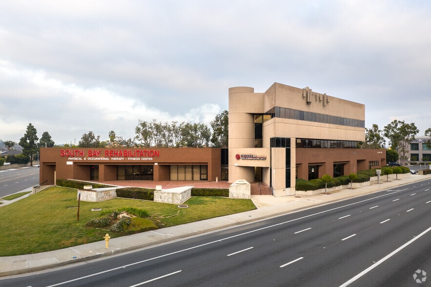More Photos Of 23133 Hawthorne Blvd, Torrance Medical For Lease
