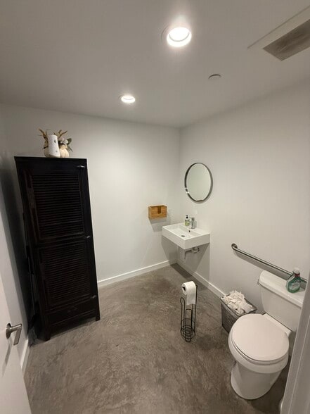 More Photos Of 5408 Sepulveda Blvd, Culver City Office For Lease