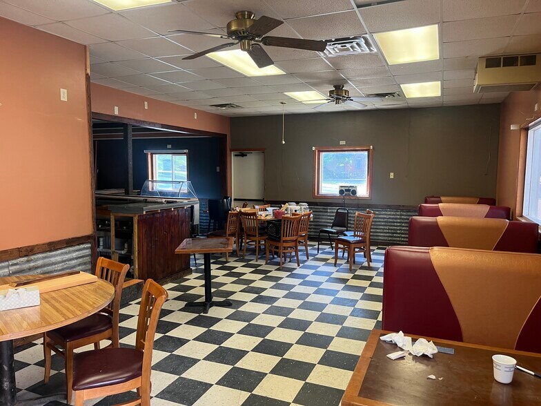More Photos Of 126 Main St, Lehigh Restaurant For Lease