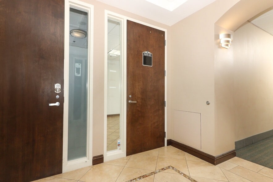 More Photos Of 6735 Conroy Windermere Rd, Orlando Medical For Sale