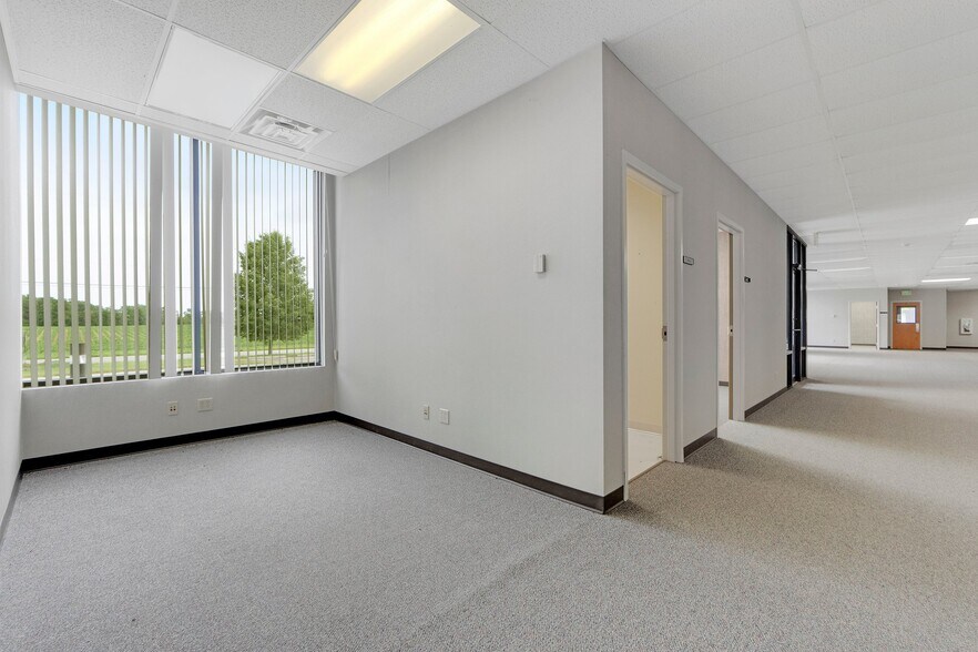 More Photos Of 8645 E Backwater Rd, North Webster Showroom For Lease