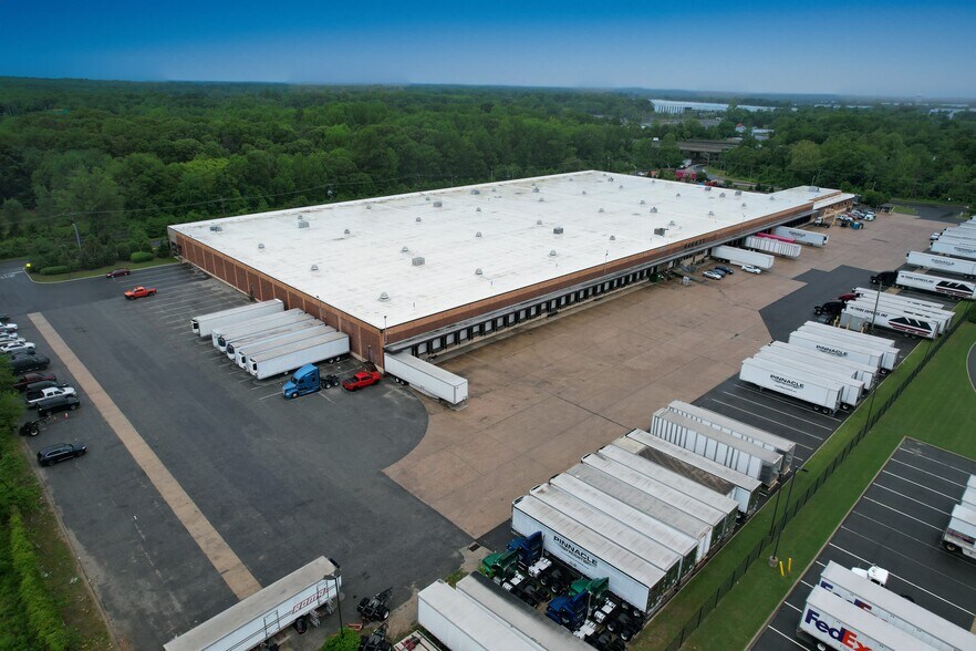 More Photos Of 500 Cedar Ln, Florence Warehouse For Lease