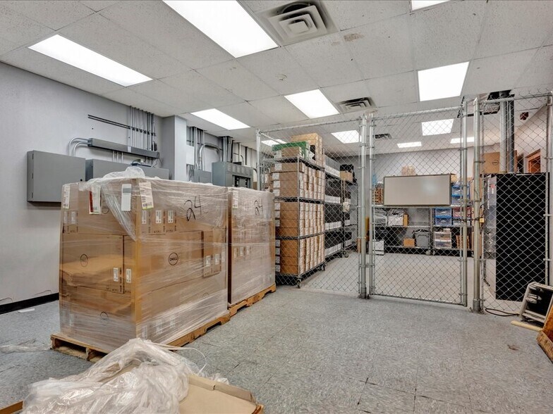 More Photos Of 202 N Angelina Ave, Lufkin Office For Sale