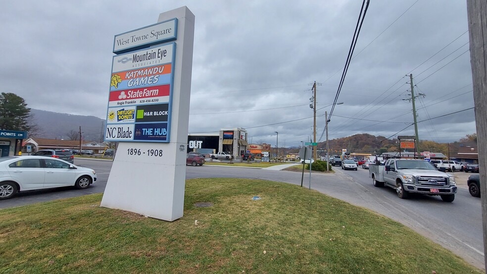 More Photos Of 1896-1908 S Main St, Waynesville Medical For Lease