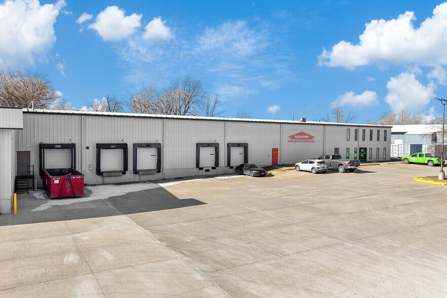 More Photos Of 2150 Milton ave, Des Moines Industrial For Sale