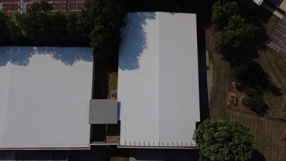 More Photos Of 2460 Davie Ave, Statesville Warehouse For Lease