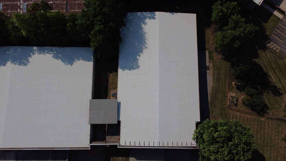 More Photos Of 2460 Davie Ave, Statesville Warehouse For Lease