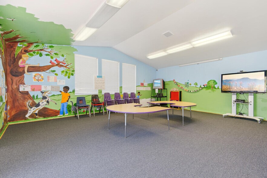 More Photos Of 9858 Fairmont Ave, Manassas Religious Facility For Lease