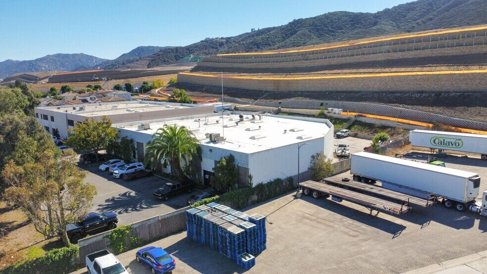 More Photos Of 42250 Baldaray Cir, Temecula Manufacturing For Sale