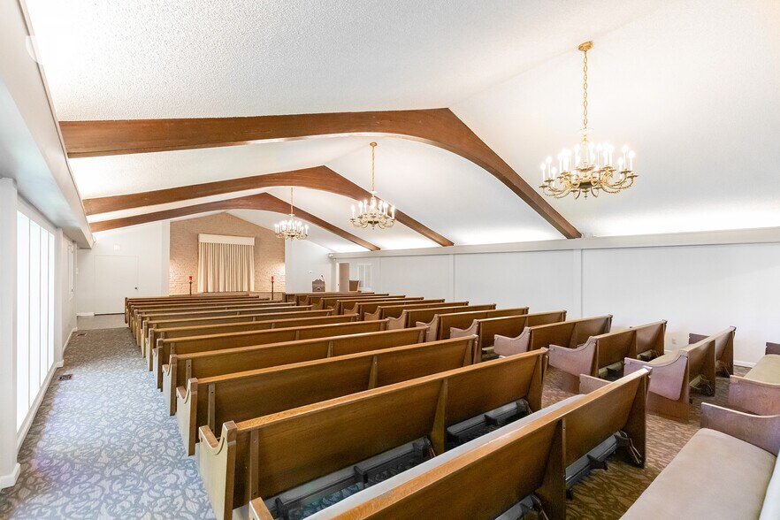 More Photos Of 2685 Riverside Blvd, Sacramento Funeral Home For Sale