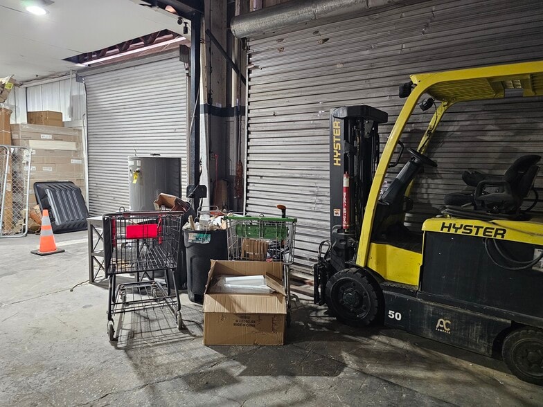 More Photos Of 1401 W Washington St, Orlando Warehouse For Lease