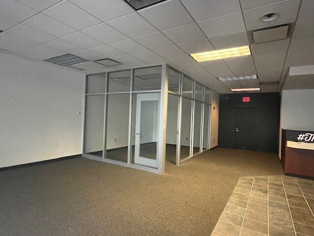 More Photos Of 313 Euclid Ave, Cleveland Parking Garage For Lease