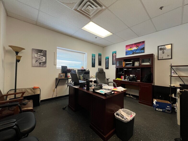 More Photos Of 3621 Shelby Ln, Denton Manufacturing For Lease