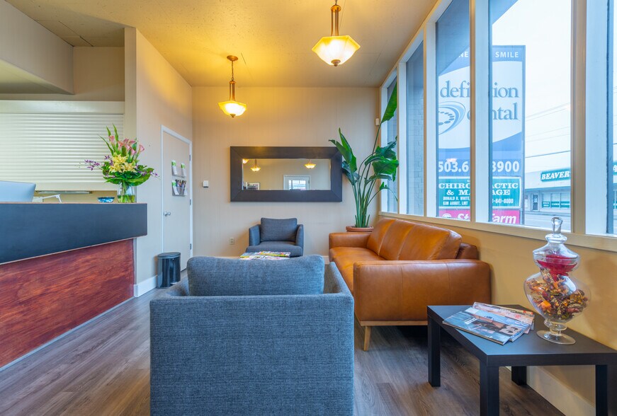 More Photos Of 12850 SW Canyon Rd, Beaverton Medical For Lease